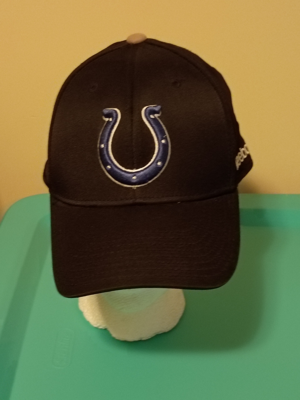 Indianapolis Colts  Black Baseball Cap with Blue Logo